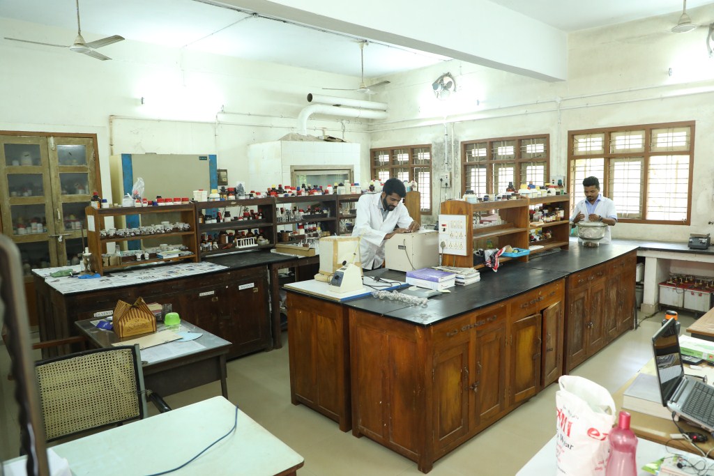 28.Chemistry_Research_Lab-5_F-40_