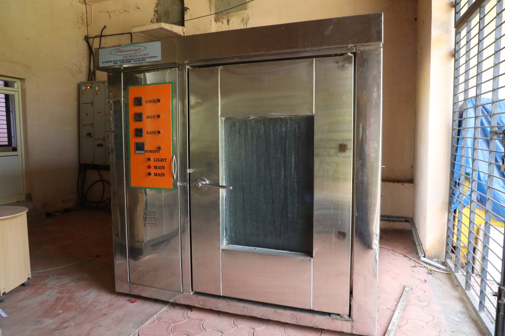 16.CARER_Environmental_Chamber_Facility_Lab
